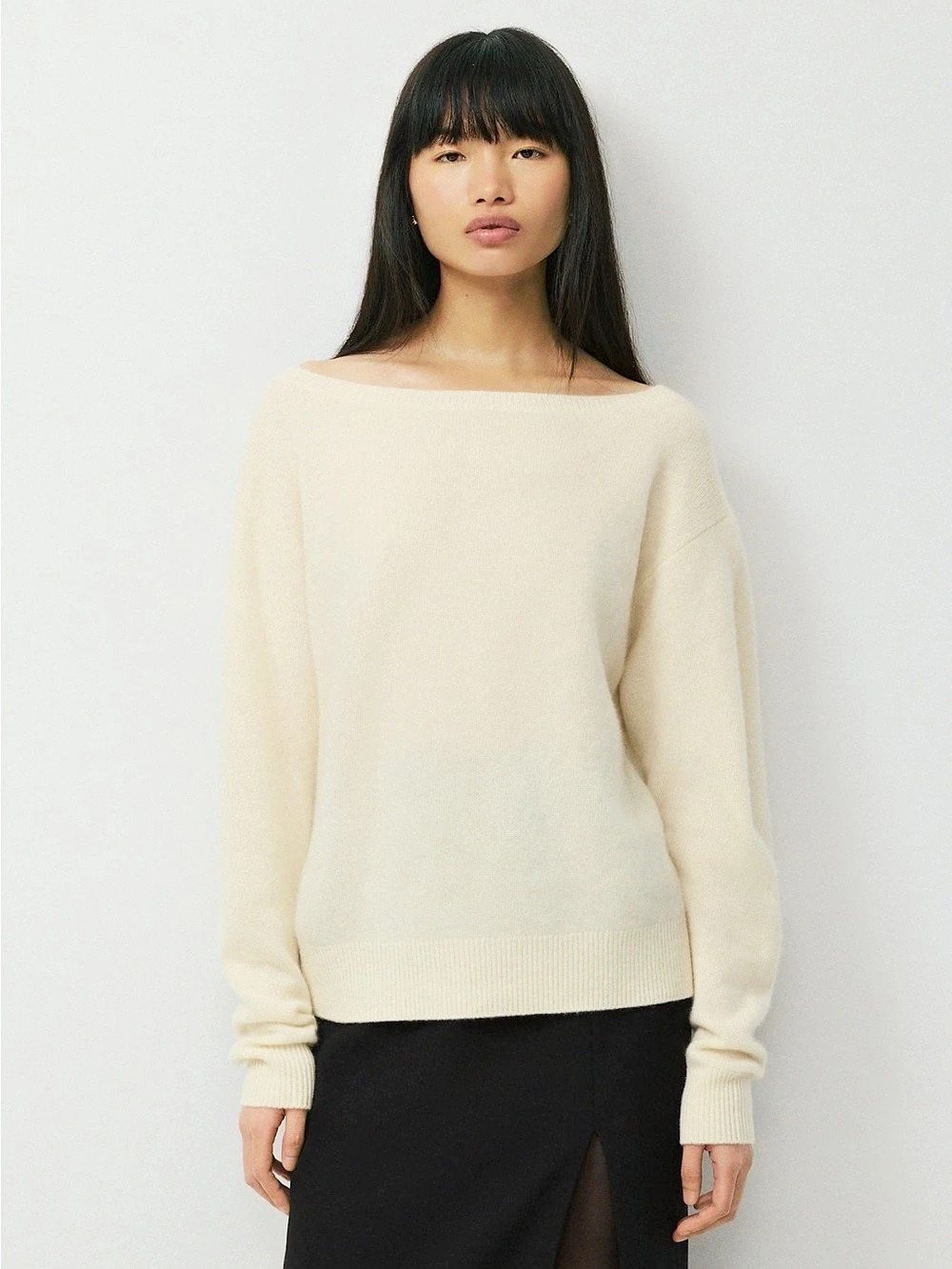 Aritzia Cashmere Boat Neck Sweater in Cream Size Small